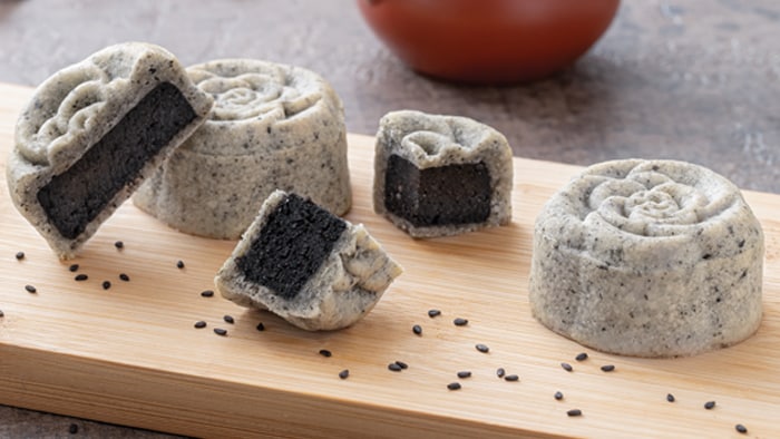 Sesame Mooncake (Makes 12 mooncakes)