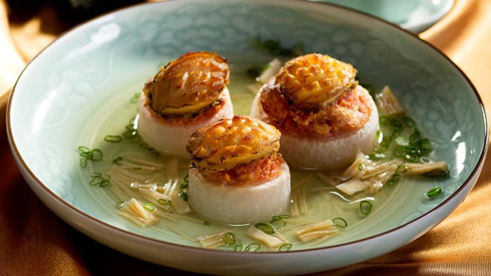 Stewed Daikon stuffed with Shrimp and Abalone Paste