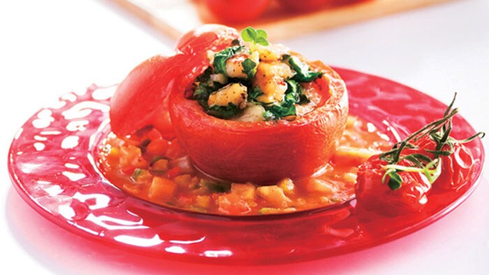Stuffed Tomatoes with Spinach, Prawns and Seafood Sauce