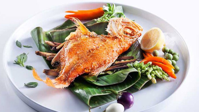 Thai Fried Red Snapper with Lemongrass