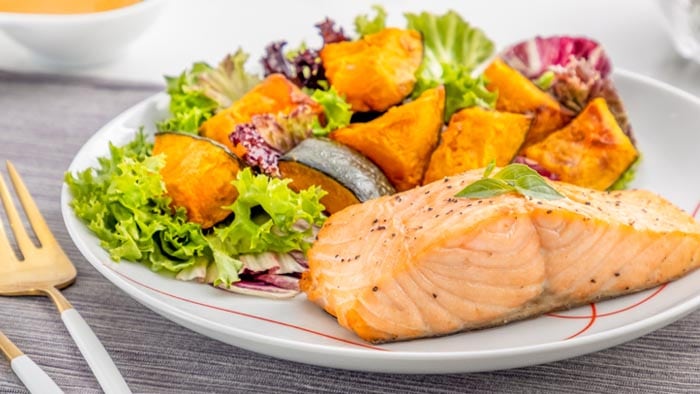 Baked Salmon Fillet with Salad 
