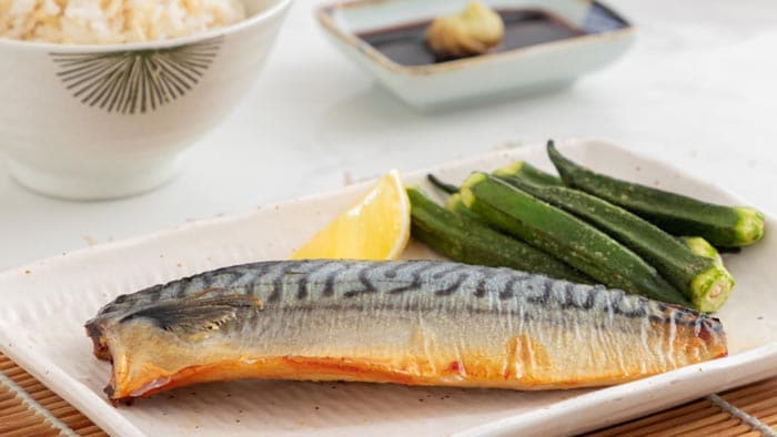 Mackerel with Okra and Brown Rice