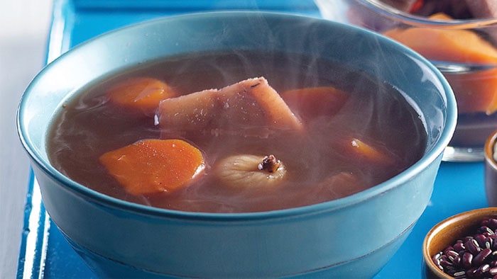 Pork shank soup with arrowroot and rice beans